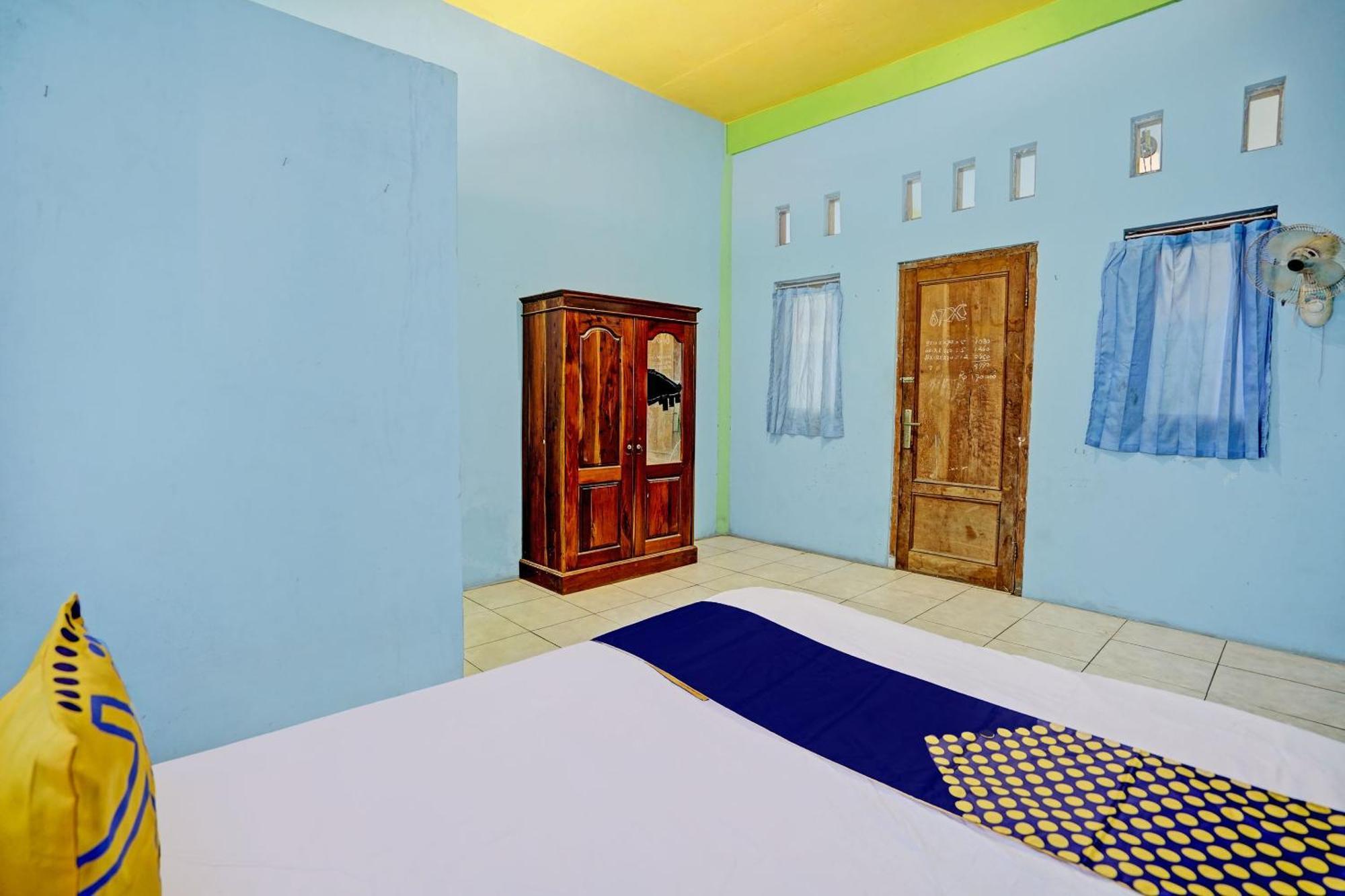 Oyo Life 93037 Nova Jaya Homestay Syariah Lamongan Luaran gambar